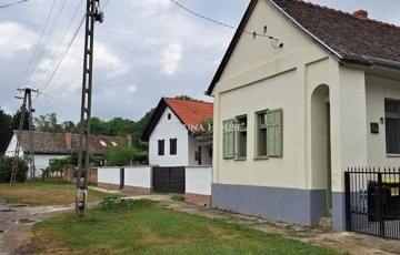 Eladó családi ház