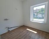 Eladó téglaépítésű, kertkapcsolatos 73nm-es lakás Tata központjában!