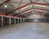 Szolnok belterületén 1501 m2-es csarnok raktár kiadó!