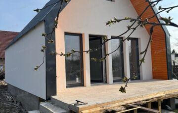 Eladó családi ház