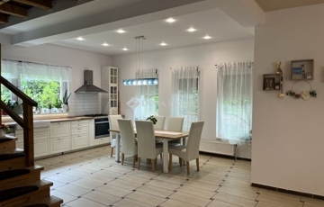 Eladó családi ház