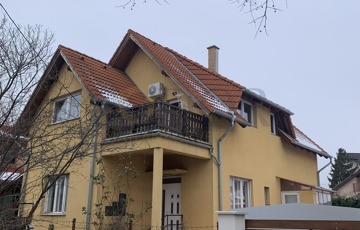 Eladó családi ház