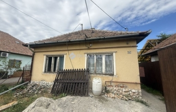 Eladó családi ház
