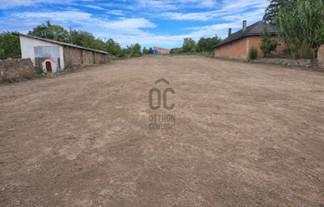 Eladó telek/földterület