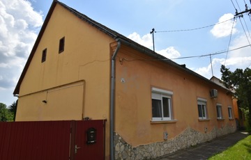 Eladó családi ház