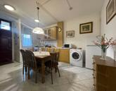 Eladó a Nagy I. krt-on egy 3 szobás teljesen felújított 75m2-es lakás.