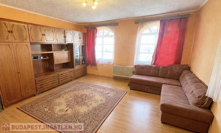 Újszászon eladó családi ház!                                 