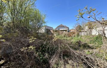 Eladó telek/földterület