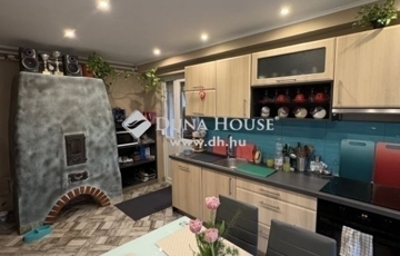 Eladó lakás