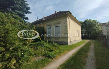 Eladó családi ház