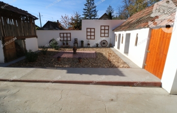 Eladó családi ház