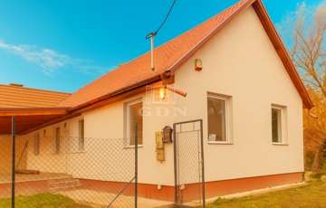 Eladó családi ház