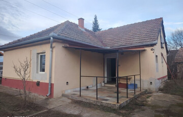 Eladó családi ház