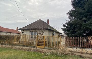 Eladó családi ház