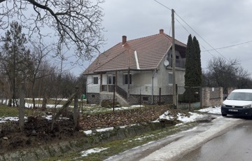 Eladó családi ház
