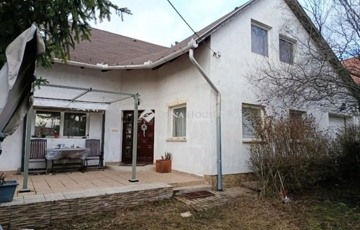 Eladó családi ház