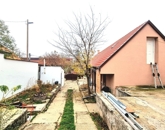 Eladó családi ház Üröm 149 900 000 Ft