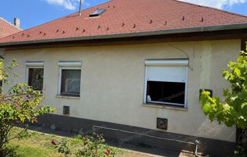 Eladó családi ház
