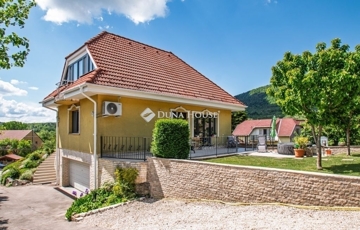 Eladó családi ház