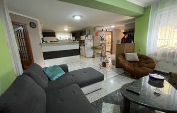 Eladó családi ház