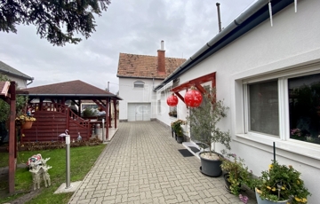 Eladó családi ház