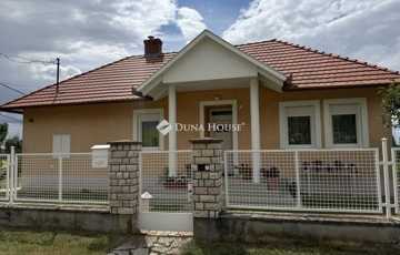 Eladó családi ház