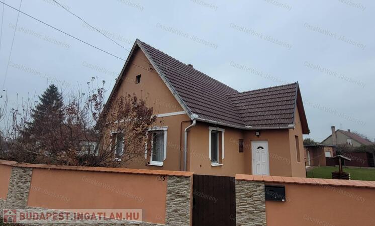 Jászapátin felújított családi ház eladó                                 