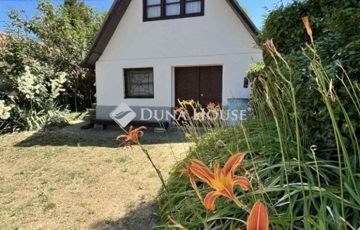 Eladó telek/földterület