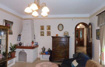 Eladó családi ház