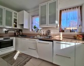 344962