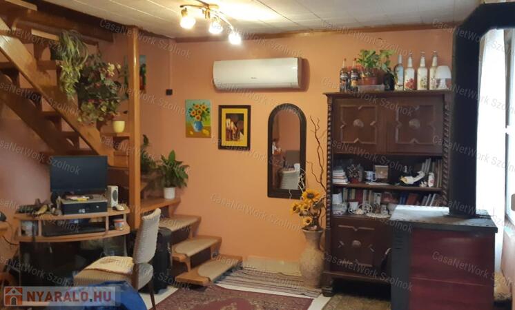 Tiszaföldváron a strandhoz közel eladó ház!                                 