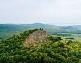 Hegyestűn elvehetetlen pazar panorámával
