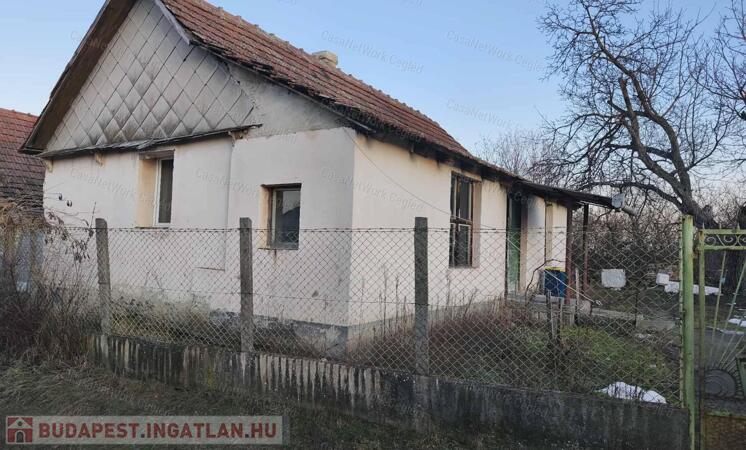 Tápiószelén felújítandó családi ház                                 