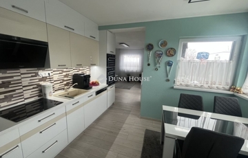 Eladó családi ház