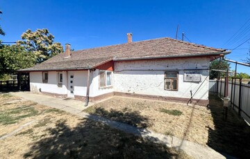 Eladó családi ház