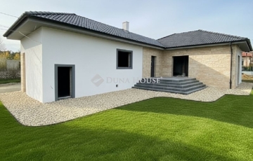 Eladó családi ház