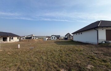 Eladó telek/földterület