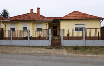 Eladó családi ház