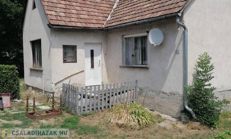 Patakparti ház a Bakonyban!                                 