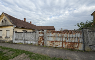 Eladó családi ház