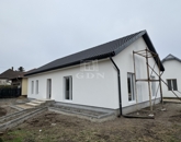 Eladó családi ház Baracska 85 000 000 Ft