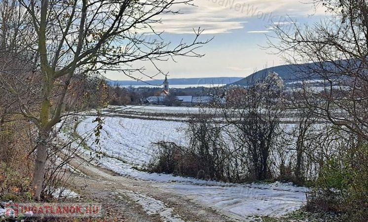 Természet közeli lehetőség -eladó GAZDASÁGI ÉPÜLET BALATONCSICSÓN