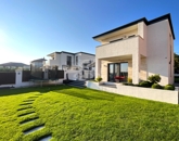 Eladó családi ház Törökbálint 335 000 000 Ft