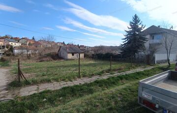 Eladó telek/földterület