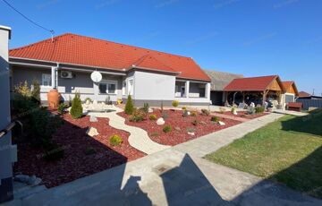 Eladó családi ház