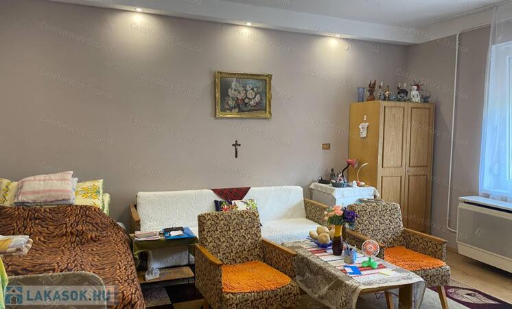 Szolnokon a belvárosban 1 szobás lakás eladó!!                                 