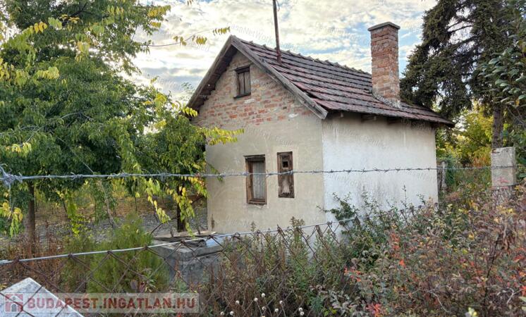 ELADÓ ZÁRTKERTI TELEK CSEMŐ ZÖLDHALOM RÉSZÉN, AZ AVAR KÖZBEN!                                 