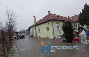 Eladó családi ház