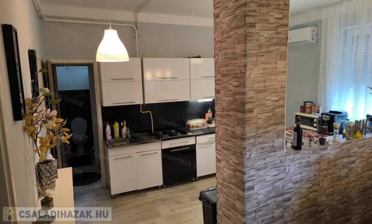 Újszászi 67m2-es felújított családi ház eladó!                                 