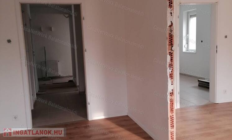 Kisvárosi miliőben, belvárosi élet stílus!